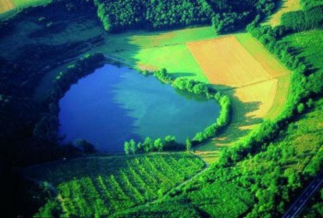 luchtfoto eifel duitsland maar immerath