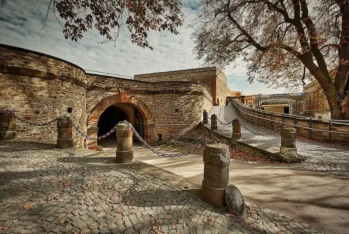 wandelen bij het fort in Koblenz